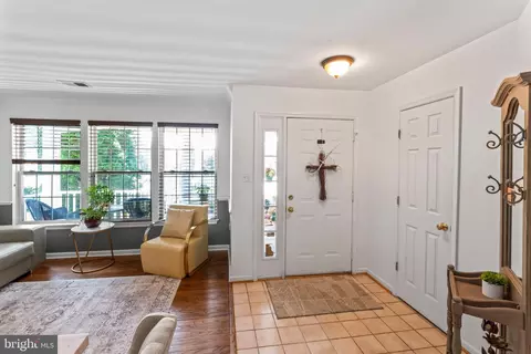 9319 Paul Dr, Manassas Park, VA 20111 photo 11