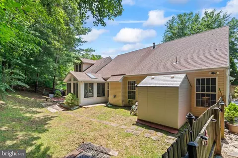 9319 Paul Dr, Manassas Park, VA 20111 photo 6