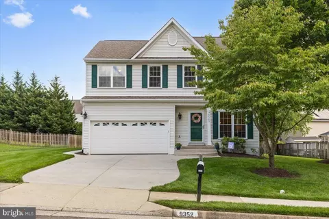 9352 S Whitt Dr, Manassas Park, VA 20111