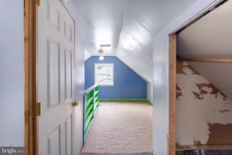 Entry Way - 135 Cabbel Dr, Manassas Park, VA 20111 photo 5 of 6