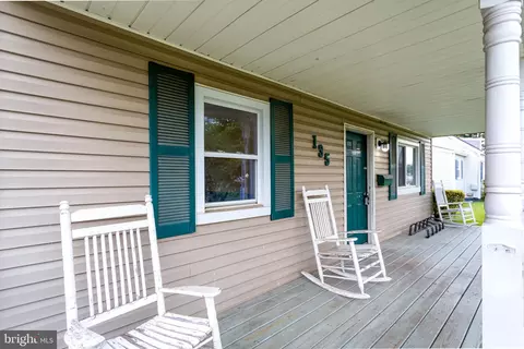 Exterior - 135 Cabbel Dr, Manassas Park, VA 20111 photo 2 of 4