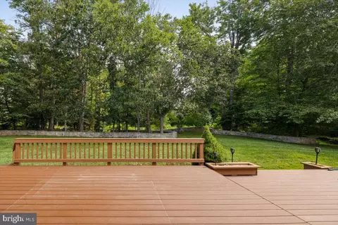 Exterior - 9308 Eagle Ct, Manassas Park, VA 20111 photo 17 of 17