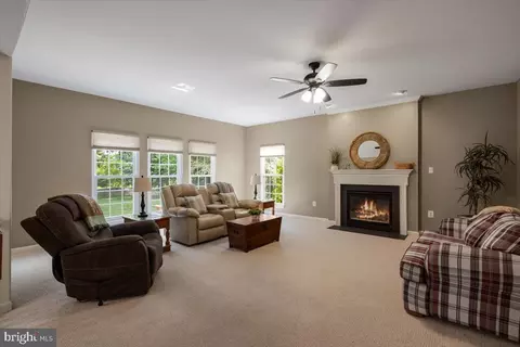 Living - 9308 Eagle Ct, Manassas Park, VA 20111 photo 1 of 6
