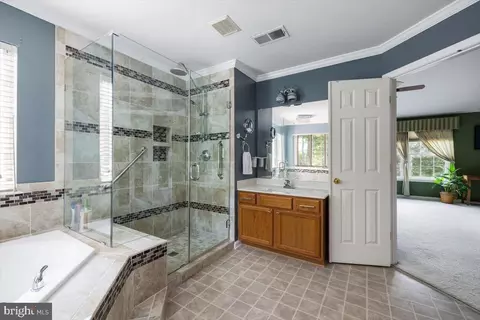 Bath - 9308 Eagle Ct, Manassas Park, VA 20111 photo 2 of 4