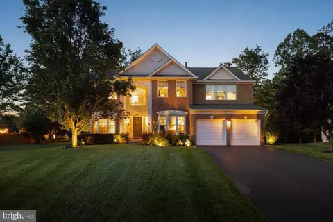Exterior - 9308 Eagle Ct, Manassas Park, VA 20111 photo 11 of 17