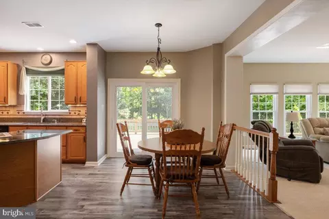 Dining - 9308 Eagle Ct, Manassas Park, VA 20111 photo 2 of 2