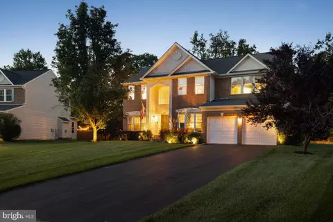 Exterior - 9308 Eagle Ct, Manassas Park, VA 20111 photo 12 of 17