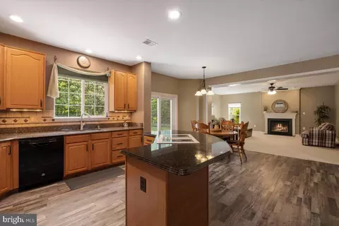 Kitchen - 9308 Eagle Ct, Manassas Park, VA 20111 photo 3 of 3