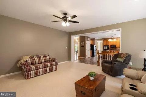 Living - 9308 Eagle Ct, Manassas Park, VA 20111 photo 3 of 6