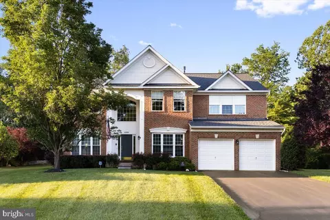 Exterior - 9308 Eagle Ct, Manassas Park, VA 20111 photo 10 of 17
