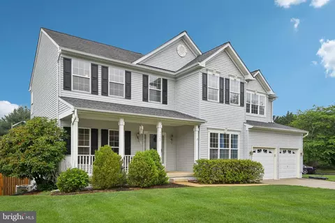 Exterior - 9322 Brandon St, Manassas Park, VA 20111 photo 4 of 12