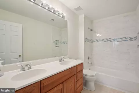 Bath - 9322 Brandon St, Manassas Park, VA 20111 photo 4 of 5