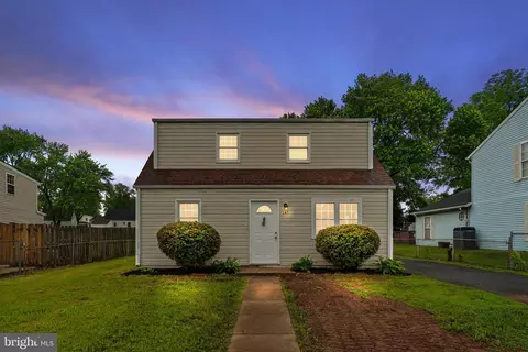 145 Martin Dr, Manassas Park, VA 20111