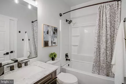Bath - 9511 Walker Way, Manassas Park, VA 20111 photo 3 of 3