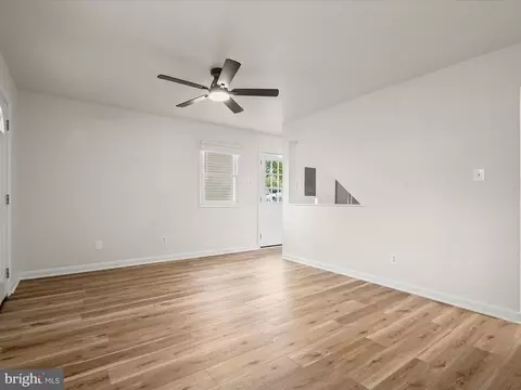 Living - 131 Martin Dr, Manassas Park, VA 20111 photo 5 of 6