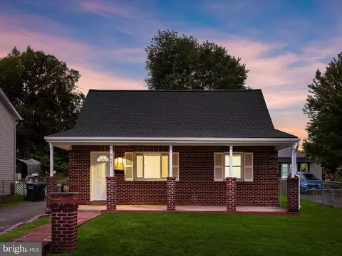 Exterior - 131 Martin Dr, Manassas Park, VA 20111 photo 11 of 13