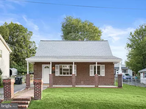 Exterior - 131 Martin Dr, Manassas Park, VA 20111 photo 3 of 13