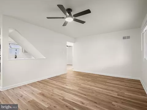 Living - 131 Martin Dr, Manassas Park, VA 20111 photo 3 of 6