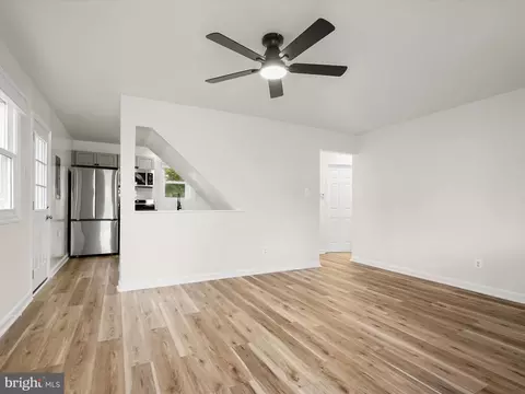 Living - 131 Martin Dr, Manassas Park, VA 20111 photo 6 of 6