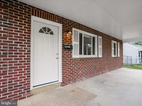 Exterior - 131 Martin Dr, Manassas Park, VA 20111 photo 4 of 13