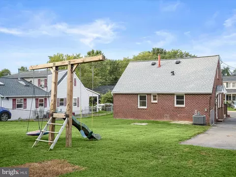Exterior - 131 Martin Dr, Manassas Park, VA 20111 photo 7 of 13