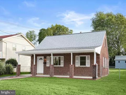 131 Martin Dr, Manassas Park, VA 20111