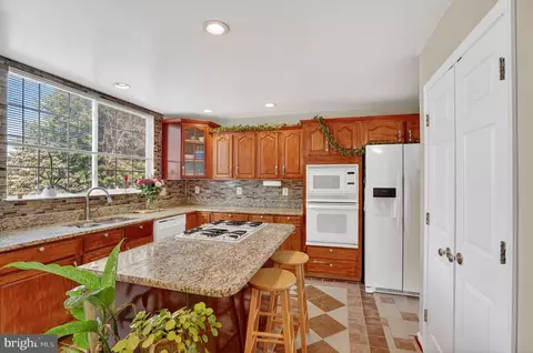 Kitchen - 9225 Stephanie St, Manassas Park, VA 20111 photo 3 of 3