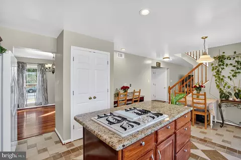 Entry Way - 9225 Stephanie St, Manassas Park, VA 20111 photo 1 of 2