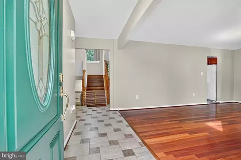 Entry Way - 9225 Stephanie St, Manassas Park, VA 20111 photo 2 of 2