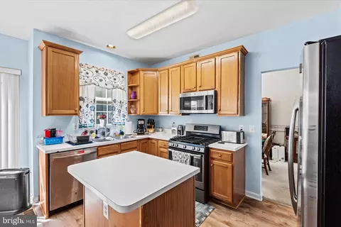 Kitchen - 9316 Paul Dr, Manassas Park, VA 20111 photo 1 of 3