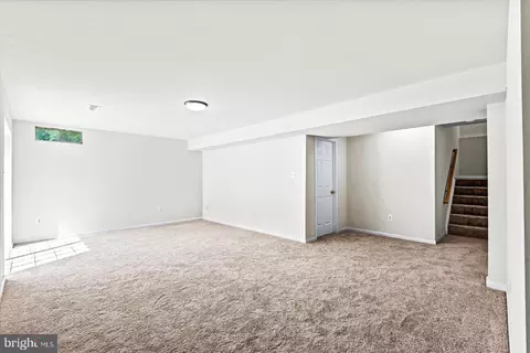 Living - 9316 Paul Dr, Manassas Park, VA 20111 photo 2 of 3