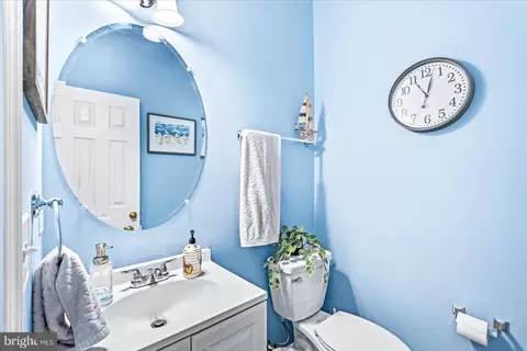 Bath - 9316 Paul Dr, Manassas Park, VA 20111 photo 1 of 7