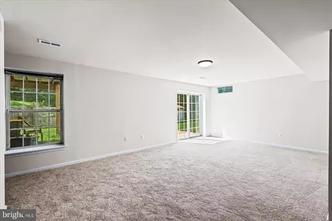 Living - 9316 Paul Dr, Manassas Park, VA 20111 photo 3 of 3