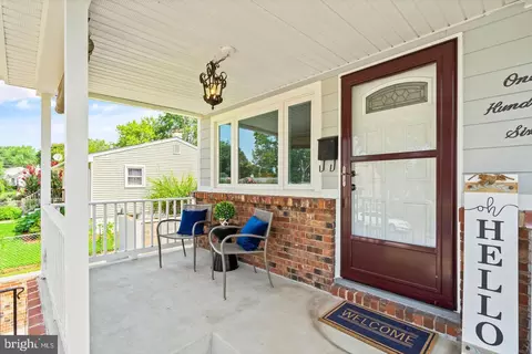 106 Alpine St, Manassas Park, VA 20111