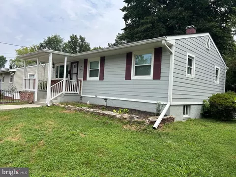 Exterior - 106 Alpine St, Manassas Park, VA 20111 photo 4 of 5