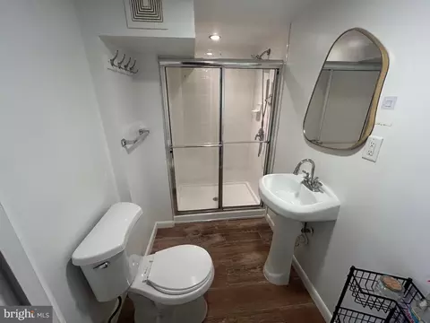 Bath - 106 Alpine St, Manassas Park, VA 20111 photo 3 of 4