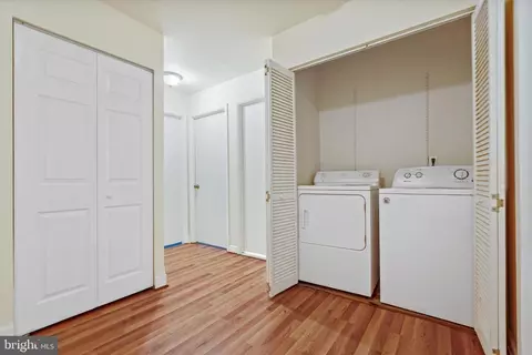 Entry Way - 8385 White Pine Dr, Manassas Park, VA 20111 photo 4 of 4