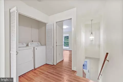 Entry Way - 8385 White Pine Dr, Manassas Park, VA 20111 photo 3 of 4