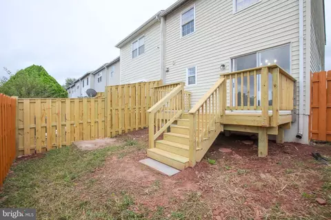 Exterior - 8605 Burnside Ct, Manassas Park, VA 20111 photo 4 of 7