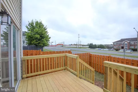 Exterior - 8605 Burnside Ct, Manassas Park, VA 20111 photo 6 of 7