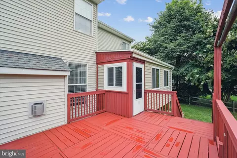 Exterior - 9183 Matthew Dr, Manassas Park, VA 20111 photo 5 of 17