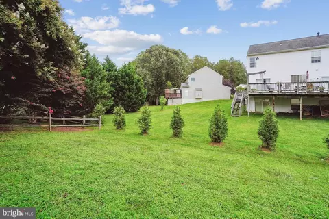 Exterior - 9183 Matthew Dr, Manassas Park, VA 20111 photo 14 of 17