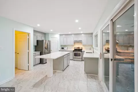 Kitchen - 9183 Matthew Dr, Manassas Park, VA 20111 photo 1 of 6