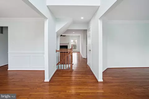 Entry Way - 9183 Matthew Dr, Manassas Park, VA 20111 photo 4 of 9