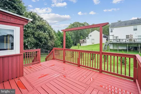 Exterior - 9183 Matthew Dr, Manassas Park, VA 20111 photo 4 of 17