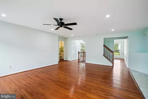 Living - 9183 Matthew Dr, Manassas Park, VA 20111 photo 5 of 6