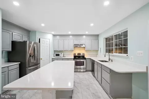 Kitchen - 9183 Matthew Dr, Manassas Park, VA 20111 photo 2 of 6