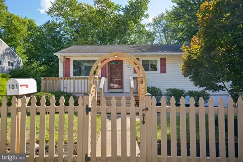 181 Cabbel Dr, Manassas Park, VA 20111