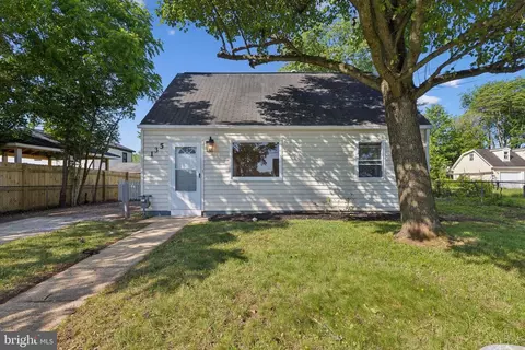 135 Polk Dr, Manassas Park, VA 20111