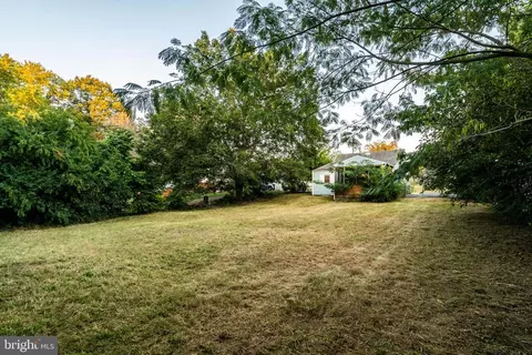 Exterior - 304 Manassas Dr, Manassas Park, VA 20111 photo 11 of 11